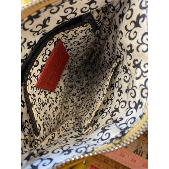 Vintage HOBO Int Crossbody Purse Vibrant Yellow Leather Silver Hardware Bag - Picture 4 of 11